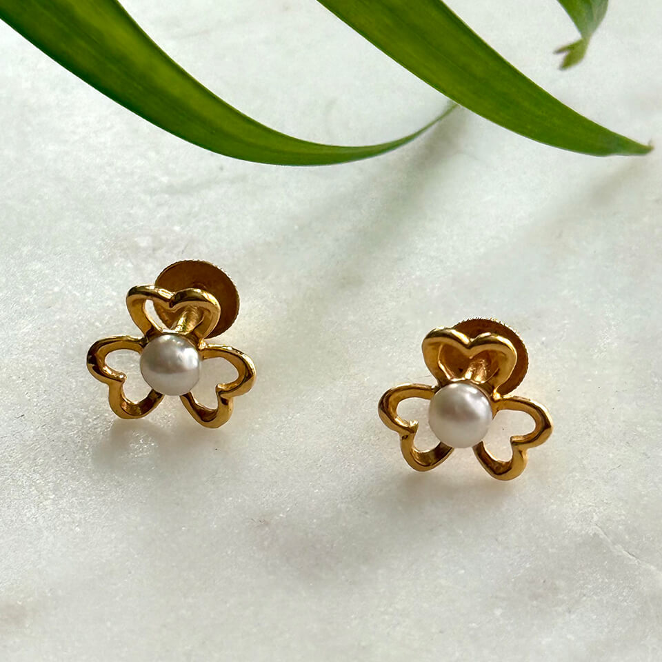 Gold Pearl Studs in 18kt GS621
